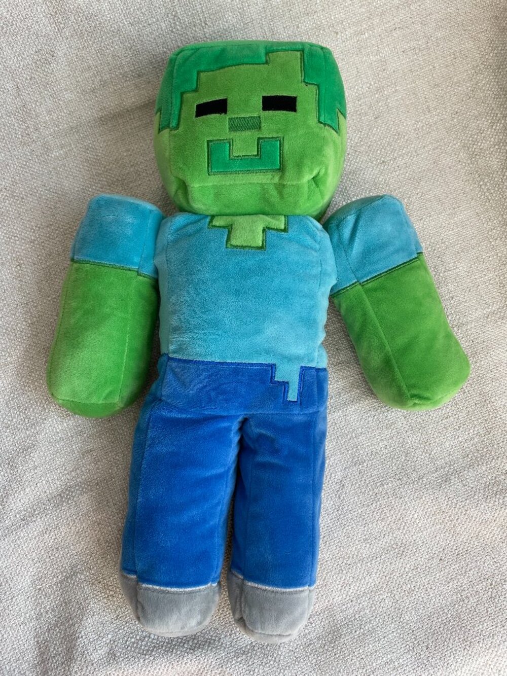 2022 Minecraft Plush Zombie Green 18” Stuffed Action Figure Doll CLEAN